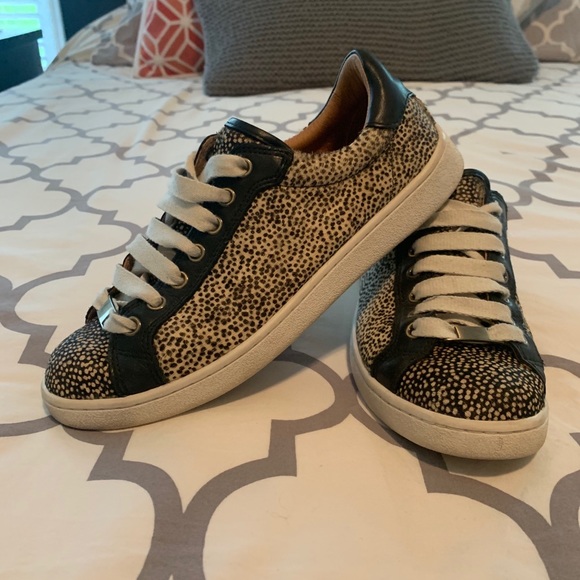 Leopard print Ugg shoes - Picture 1 of 5